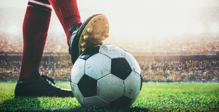 里夫斯说自己扣篮比东契奇多！后者回应：他不抢篮板也不防守